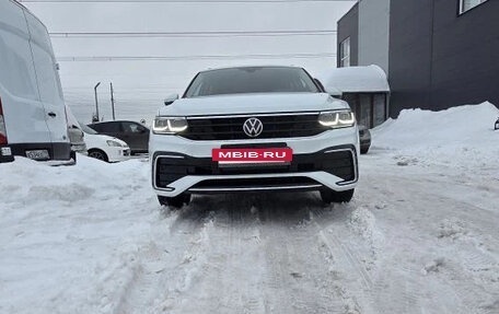 Volkswagen Tiguan II, 2022 год, 3 200 000 рублей, 3 фотография