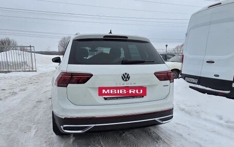 Volkswagen Tiguan II, 2022 год, 3 200 000 рублей, 10 фотография