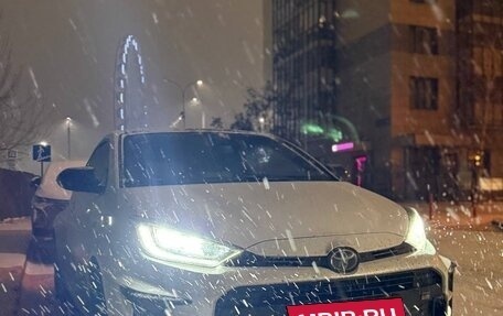Toyota Yaris, 2021 год, 4 500 000 рублей, 1 фотография