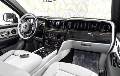 Rolls-Royce Cullinan, 2026 год, 42 900 000 рублей, 17 фотография