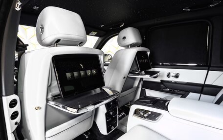 Rolls-Royce Cullinan, 2026 год, 42 900 000 рублей, 27 фотография