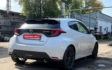 Toyota Yaris, 2021 год, 4 500 000 рублей, 7 фотография