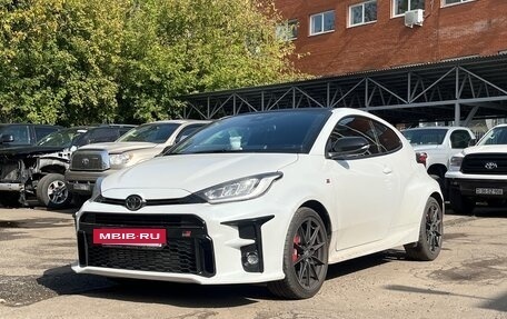 Toyota Yaris, 2021 год, 4 500 000 рублей, 9 фотография
