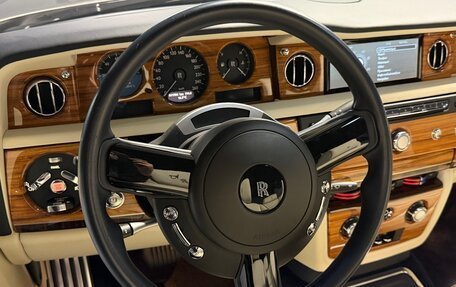 Rolls-Royce Phantom VII рестайлинг, 2014 год, 45 000 000 рублей, 15 фотография