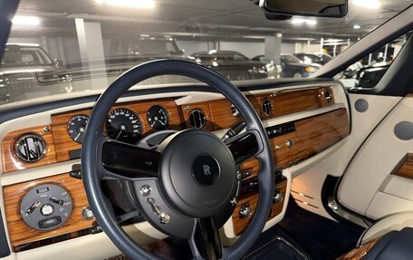 Rolls-Royce Phantom VII рестайлинг, 2014 год, 45 000 000 рублей, 17 фотография