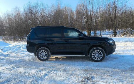 Toyota Land Cruiser Prado 150 рестайлинг 2, 2021 год, 4 997 000 рублей, 8 фотография