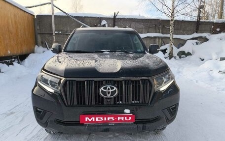 Toyota Land Cruiser Prado 150 рестайлинг 2, 2021 год, 4 997 000 рублей, 15 фотография