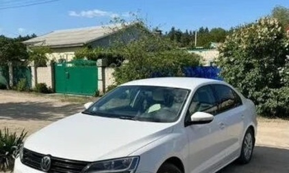 Volkswagen Jetta VI, 2015 год, 895 000 рублей, 1 фотография