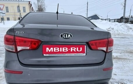 KIA Rio III рестайлинг, 2015 год, 900 000 рублей, 13 фотография