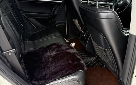 Volkswagen Touareg III, 2011 год, 2 300 000 рублей, 12 фотография