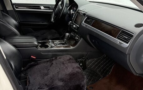 Volkswagen Touareg III, 2011 год, 2 300 000 рублей, 10 фотография