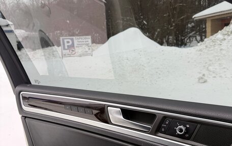 Volkswagen Touareg III, 2011 год, 2 300 000 рублей, 19 фотография