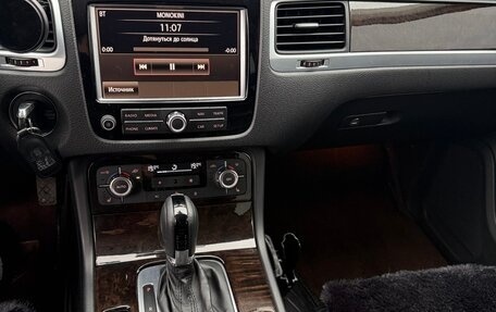 Volkswagen Touareg III, 2011 год, 2 300 000 рублей, 15 фотография