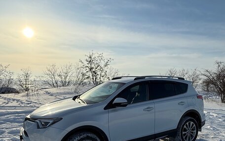 Toyota RAV4, 2018 год, 2 500 000 рублей, 2 фотография