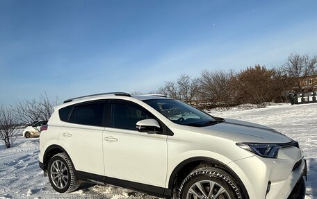 Toyota RAV4, 2018 год, 2 500 000 рублей, 3 фотография