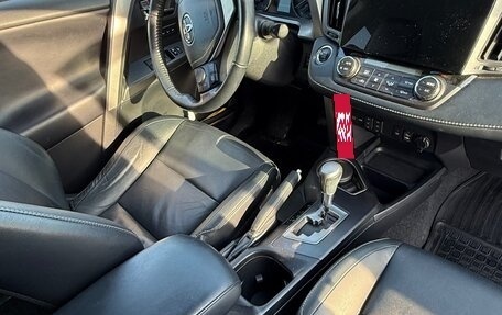 Toyota RAV4, 2018 год, 2 500 000 рублей, 11 фотография