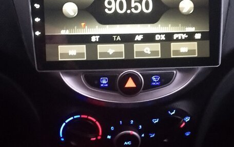 Hyundai Solaris II рестайлинг, 2012 год, 650 000 рублей, 6 фотография