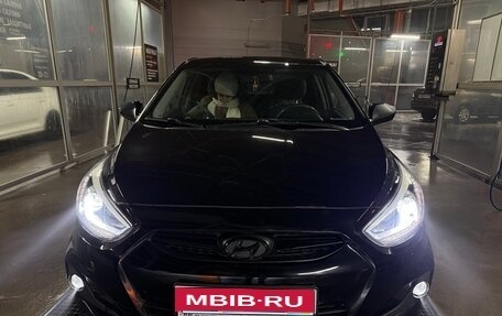 Hyundai Solaris II рестайлинг, 2013 год, 800 000 рублей, 1 фотография