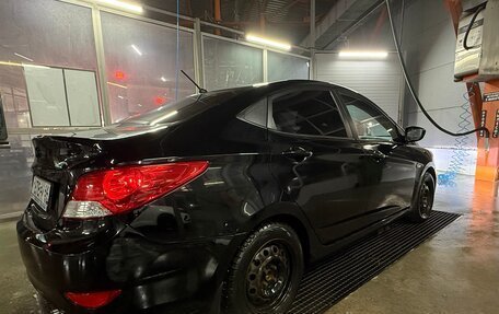 Hyundai Solaris II рестайлинг, 2013 год, 800 000 рублей, 6 фотография