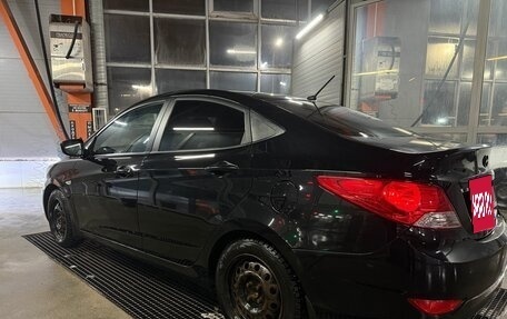 Hyundai Solaris II рестайлинг, 2013 год, 800 000 рублей, 4 фотография