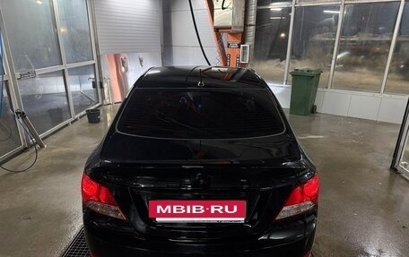 Hyundai Solaris II рестайлинг, 2013 год, 800 000 рублей, 5 фотография