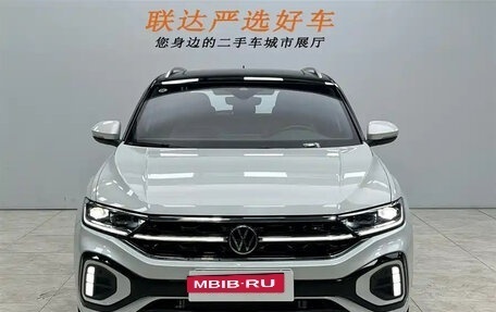 Volkswagen T-Roc I, 2023 год, 1 700 888 рублей, 2 фотография