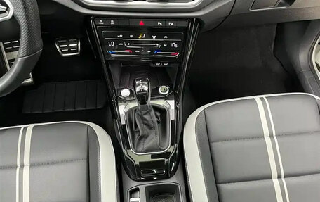 Volkswagen T-Roc I, 2023 год, 1 700 888 рублей, 11 фотография