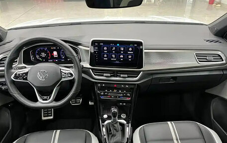 Volkswagen T-Roc I, 2023 год, 1 700 888 рублей, 14 фотография