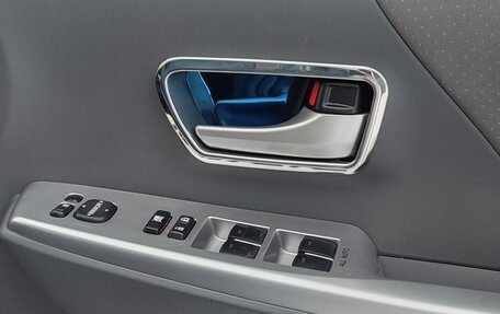 Toyota Prius Alpha I (ZVW40/41), 2011 год, 1 370 000 рублей, 14 фотография