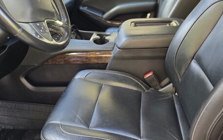 Chevrolet Tahoe IV, 2019 год, 4 500 000 рублей, 2 фотография