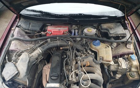 Audi A4, 1995 год, 200 000 рублей, 10 фотография