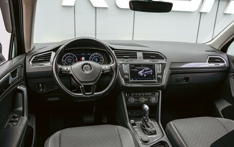 Volkswagen Tiguan II, 2017 год, 2 698 000 рублей, 6 фотография