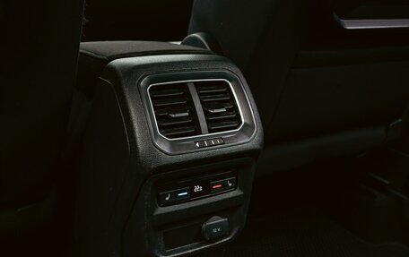 Volkswagen Tiguan II, 2017 год, 2 698 000 рублей, 21 фотография