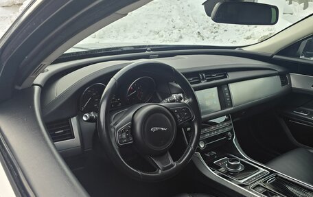 Jaguar XF II, 2016 год, 1 950 000 рублей, 11 фотография