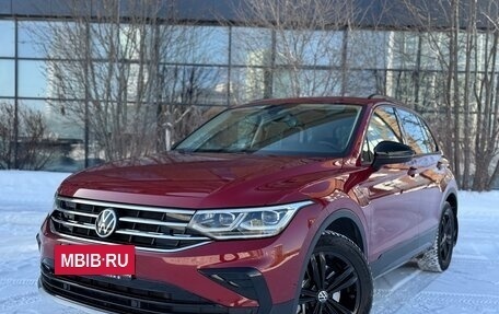 Volkswagen Tiguan II, 2021 год, 3 950 000 рублей, 2 фотография