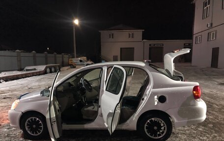 Toyota Platz, 2002 год, 385 000 рублей, 4 фотография