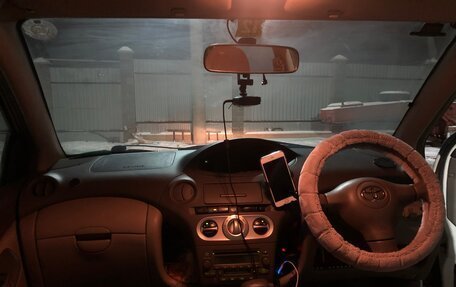 Toyota Platz, 2002 год, 385 000 рублей, 5 фотография