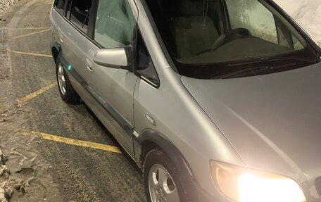 Opel Zafira A рестайлинг, 2004 год, 235 000 рублей, 3 фотография