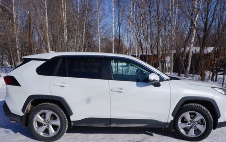 Toyota RAV4, 2021 год, 3 000 000 рублей, 3 фотография