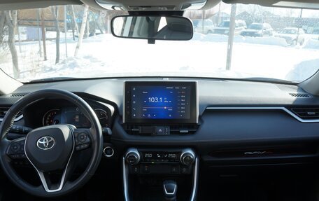 Toyota RAV4, 2021 год, 3 000 000 рублей, 16 фотография