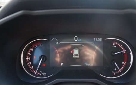 Toyota RAV4, 2021 год, 3 000 000 рублей, 15 фотография