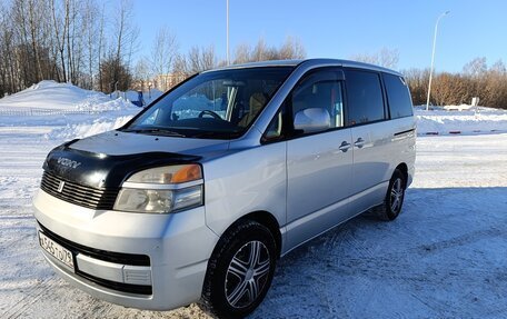 Toyota Voxy II, 2002 год, 780 000 рублей, 2 фотография