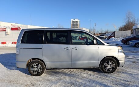 Toyota Voxy II, 2002 год, 780 000 рублей, 5 фотография
