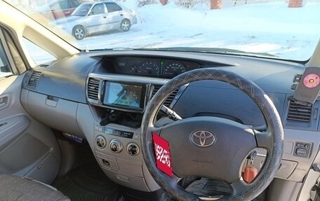 Toyota Voxy II, 2002 год, 780 000 рублей, 11 фотография