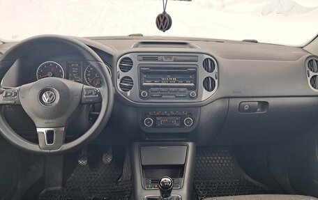 Volkswagen Tiguan I, 2011 год, 930 000 рублей, 14 фотография