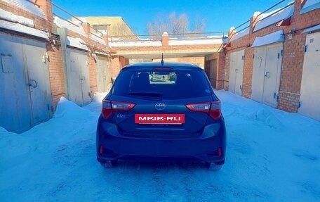 Toyota Vitz, 2017 год, 985 000 рублей, 4 фотография