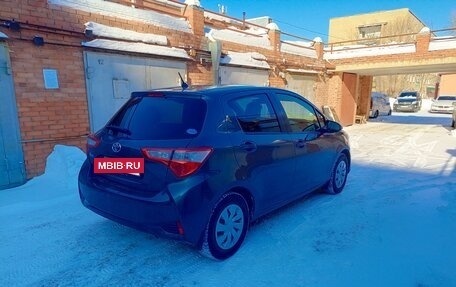 Toyota Vitz, 2017 год, 985 000 рублей, 3 фотография