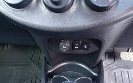 Toyota Vitz, 2017 год, 985 000 рублей, 27 фотография