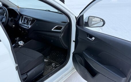 Hyundai Solaris II рестайлинг, 2019 год, 1 330 000 рублей, 6 фотография