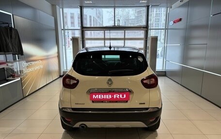 Renault Kaptur I рестайлинг, 2017 год, 1 599 000 рублей, 5 фотография